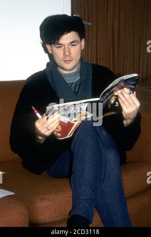 Interview mit Billy MacKenzie von The Associates im WEA Records Office. London, 03/27/1984, weltweite Nutzung Stockfoto