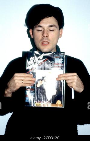 Interview mit Billy MacKenzie von The Associates im WEA Records Office. London, 03/27/1984, weltweite Nutzung Stockfoto