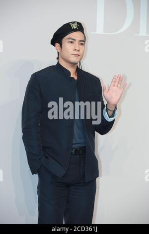 Der chinesische Schauspieler Han Dongjun, auch bekannt als Elvis Han, besucht den 'Christian Dior Designer of Dreams' in Shanghai, China, 24. Juli 2020. Stockfoto