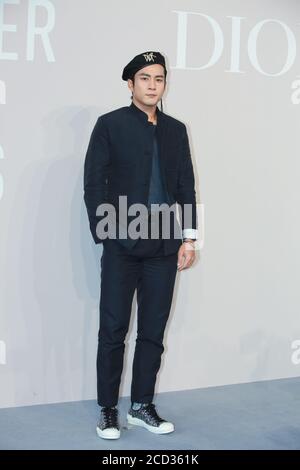Der chinesische Schauspieler Han Dongjun, auch bekannt als Elvis Han, besucht den 'Christian Dior Designer of Dreams' in Shanghai, China, 24. Juli 2020. Stockfoto