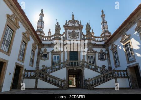 Vila Real / Portugal - 08 01 2020: Blick auf das Außengebäude Solar de Mateus, ikonisch des portugiesischen Barock aus dem 18. Jahrhundert Stockfoto
