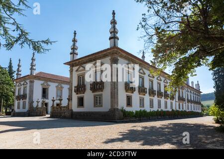 Vila Real / Portugal - 08 01 2020: Blick auf das Außengebäude Solar de Mateus, ikonisch des portugiesischen Barock aus dem 18. Jahrhundert Stockfoto