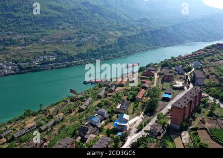 Luftaufnahme des Yangtse-Flusses Yichang Abschnitt, die Fangverbot beginnt am 1. Juli in Yichang Stadt, südchinesische Provinz Hubei, 1. Juli 2020. Stockfoto