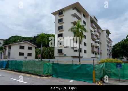 SINGAPUR, SINGAPUR - 22. Aug 2020: Singapur / 22. August 2020: Eines der ältesten HDB-Anwesen, Dakota Crescent, das abgerissen werden soll. Stockfoto