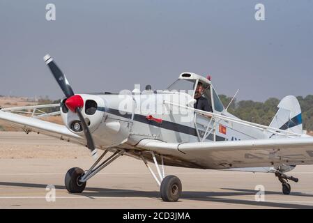 Pilot in einem einsitzigen Turboprop-Flugzeug bereit für den Start Stockfoto