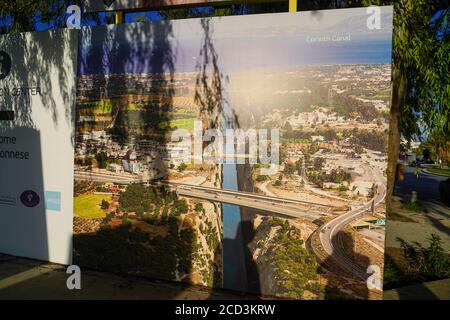 Der Kanal von Korinth verbindet den Golf von Korinth im Ionischen Meer mit dem Saronischen Golf in der Ägäis. Er schneidet durch den engen Isthmus von Corint Stockfoto