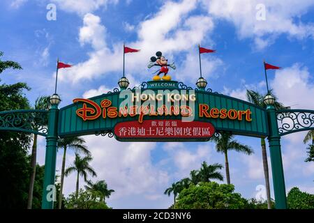 --Datei--Tor von Hong Kong Disneyland Resort wird in Hong Kong, China, 23 Juli 2018 gefangen genommen. Stockfoto