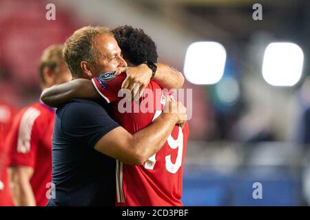 Jubeltrainer Hans-Dieter 'Hansi' STREIFEN (M) und Alphonso DAVIES (M), Jubel, Jubel, Jubel, Jubel, Jubel, Fußball Champions League, Finale, Paris St. Germain (PSG) - FC Bayern München (M). 0:1, am 23. August 2020 im Estadio da Luz in Lissabon / Portugal. FOTO: Peter Schatz / Pool via SVEN SIMON Fotoagentur. Ã‚Â Verwendung weltweit Stockfoto