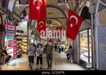 Der große Basar, türkischer Kapalicarsi, was "Covered Market" bedeutet, in Istanbul ist einer der größten und ältesten überdachten Märkte der Welt. Stockfoto
