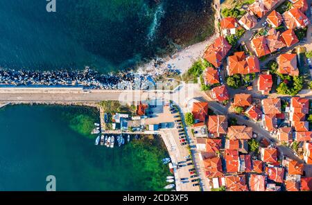 Sozopol, Bulgarien. Luftaufnahme der alten Hafenmole Küstenstadt in der Nähe von Burgas Stockfoto