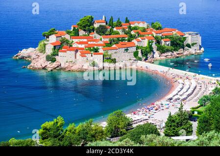 Sveti Stefan Insel in Budva, Montenegro, charmante Insel die blaue Adria. Stockfoto