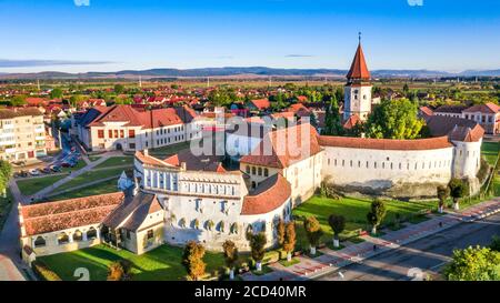 Luftaufnahme der befestigten Kirche Prejmer. UNESCO-Weltkulturerbe. Siebenbürgen, Rumänien. Stockfoto