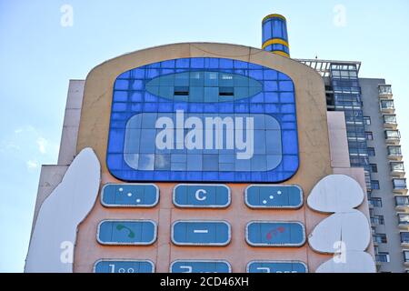 Luftaufnahme des 11-stöckigen 'Handy-Gebäudes' im Stil eines großen Bruders, das war Erbaut in den 1990er Jahren als Einkaufszentrum mit mobilen Telefone und Mob Stockfoto