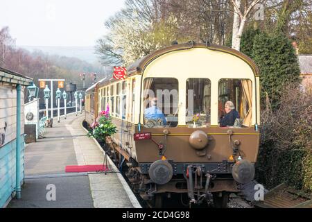 Speisewagen am Bahnhof Grosmont an der North York Moors Railway. North Yorkshire, England. VEREINIGTES KÖNIGREICH Stockfoto