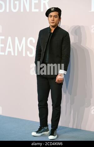 Der chinesische Schauspieler Han Dongjun, auch bekannt als Elvis Han, besucht den 'Christian Dior Designer of Dreams' in Shanghai, China, 24. Juli 2020. Stockfoto