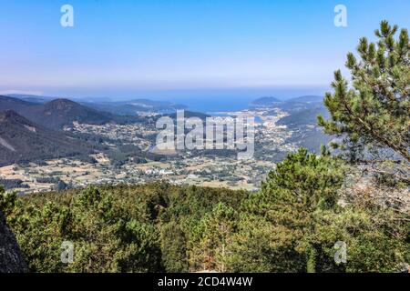 Viviero, eine Stadt im Norden Galiciens, an einer ria gelegen. Stockfoto