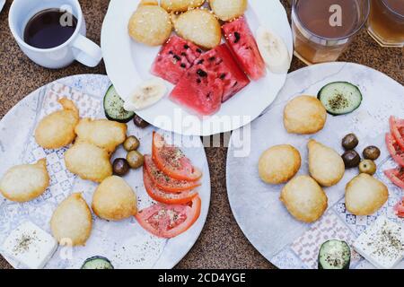 Albanische traditionelle Lebensmittel Dessert Petulla Stockfoto