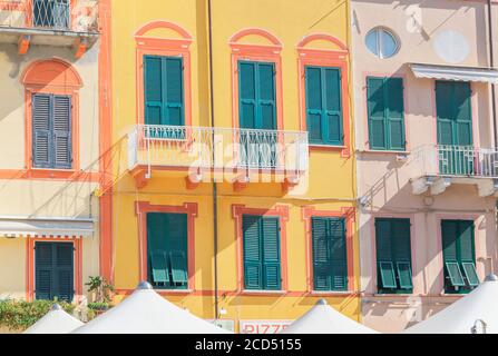 Altstadthäuser Fassade, Lerici, La Spezia, Ligurien, Italien Stockfoto