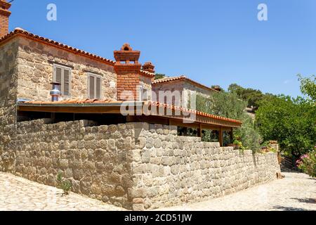 Adatepe, Ayvacik, Canakkale / Türkei - Juli 18 2020: Das alte Adatepe Dorf in den Kaz (Ida) Bergen Stockfoto