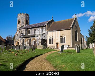 Die Pfarrkirche St. Margaret's aus dem 15. Jahrhundert mit ihrem achteckigen Turm befindet sich im Dorf Old Catton, Norwich, Norfolk, England, Großbritannien Stockfoto