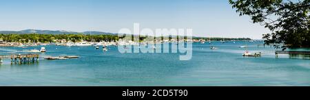 Blick auf Southwest Harbor, Acadia National Park, Maine, USA Stockfoto