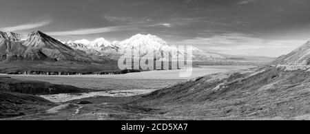 Landschaft mit Bergen, Polychrome Basin, Denali Nationalpark, Alaska, USA Stockfoto