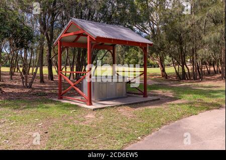 Grillplatz im Buffalo Creek Reserve an einem sonnigen Sommer Nachmittag Stockfoto