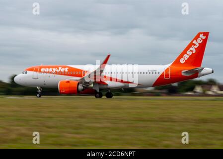 London Southend Airport, Essex, Großbritannien. August 2020. Die Tage von easyJet am Flughafen London Southend zählen nach unten. Zweiter easyJet-Abflug war Flug U27421 nach Palma de Mallorca. Die Fluggesellschaft wird am 1. September aus Southend ausziehen, mit dem Verlust vieler Arbeitsplätze Stockfoto