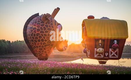 Chiang Rai, Thailand - Februar 14 2020 : Singha Park ChiangRai Internationaler Heißluftballon das größte Ballonfestival in Thailand. Stockfoto