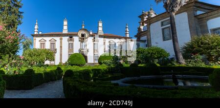 Vila Real / Portugal - 08 01 2020: Blick auf das Außengebäude Solar de Mateus, ikonisch des portugiesischen Barock aus dem 18. Jahrhundert Stockfoto