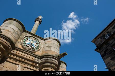 Eine Statue eines Einhorns, das Nationaltier Schottlands, in der Stadt Edinburgh, Schottland. Stockfoto