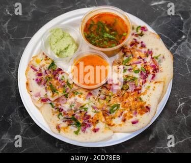 Südindische Frühstückspfannkuchen Uttapam Stockfoto