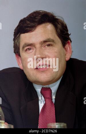 Gordon Brown MP auf der Plattform bei der Labour Party Konferenz im Brighton Center in East Sussex. 27. September 1993. Foto: Neil Turner Stockfoto