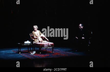 Aufführung Theaterstück 'Maria Stuart' von Friedrich Schiller im Schauspielhaus Hamburg 1990, Mitwirkende: Ilse Ritter Stockfoto