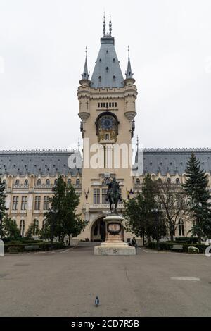 Statue von Stefan dem Großen vor dem Kulturpalast in Iasi, Rumänien Stockfoto