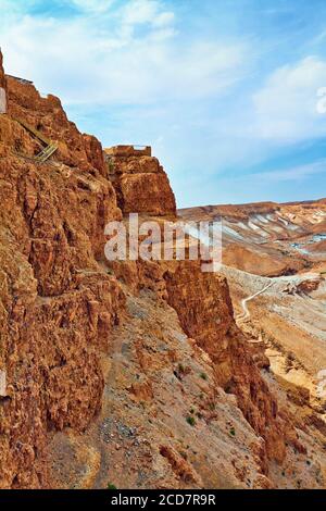 Ansicht der Masada Festung, Israel. Ist eine alte Festung im südlichen Bezirk von Israel, die auf einem isolierten Felsplateau liegt. Stockfoto