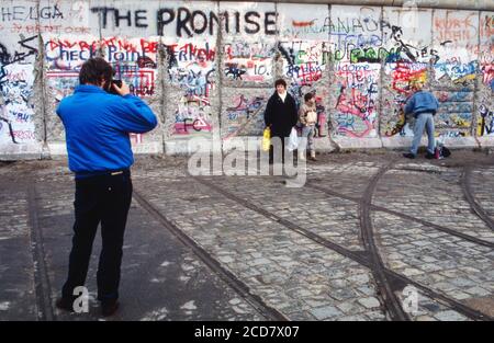 Bildbericht: Berlin kurz nach dem Fall der Mauer, hier , Deutschland, Dezember 1989. Stockfoto