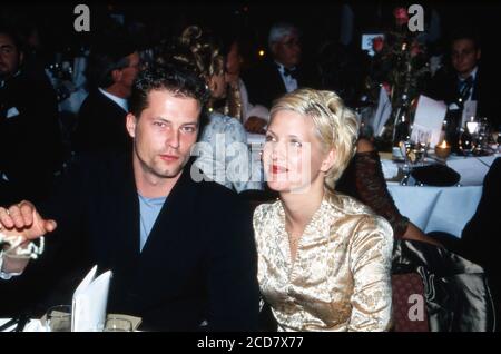 Schauspieler Til Schweiger und Ehefrau Dana bei der UNESCO Gala in Neuss am 31. Oktober 1998. Stockfoto