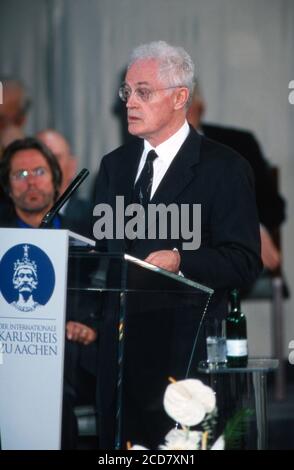 Lionel Jospin, Premierminister von Frankreich, bei einer Rede anlässlich der Verleihung des Karlspreises der Stadt Aachen an Tony Blair am 13. Mai 1999. Stockfoto