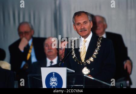 Oberbürgermeister Jürgen Unden bei einer Rede anlässlich der Verleihung des Karlspreises der Stadt Aachen an Tony Blair am 13. Mai 1999. Stockfoto