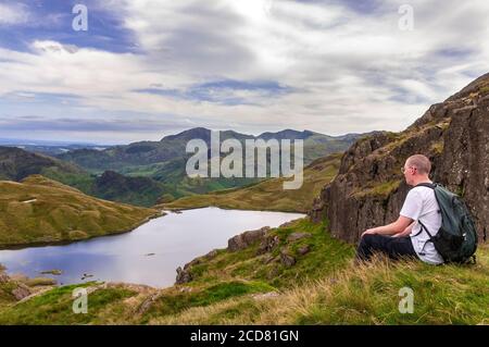 Stickle Tarn unter Pavey Ark eingebettet fiel in die Langdales. Stockfoto