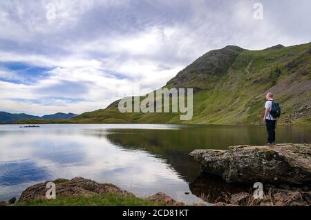 Stickle Tarn unter Pavey Ark eingebettet fiel in die Langdales. Stockfoto