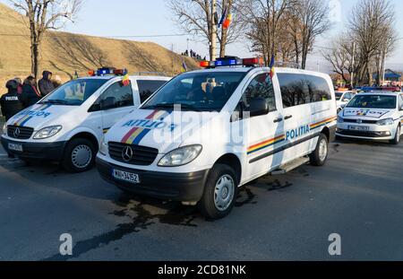 Alba Iulia, Rumänien - 01.12.2018: Fahrzeuge der Polizei und des Innenministeriums in der Parade Stockfoto