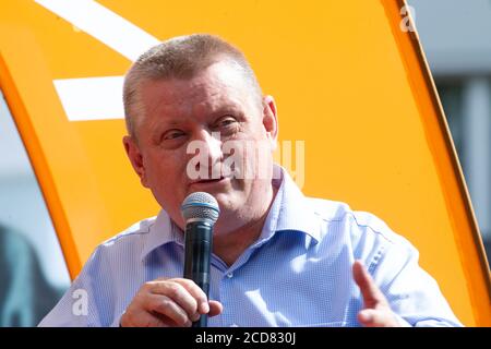 Neuss, Deutschland. August 2020. Hermann GROEHE, Grohe, Politiker, CDU, Wahlkampfstand XXL - Auftakt zum Kommunalwahlkampf der CDU NRW, am Freithof in Neuss am 17. August 2020, zur weltweiten Nutzung Quelle: dpa/Alamy Live News Stockfoto