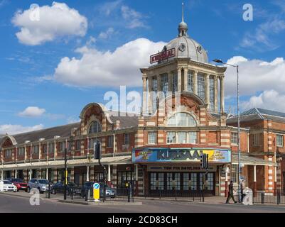 Die Kursaal-Spielhalle an der Küste von Southend an einem sonnigen Sommertag. Southend, Essex Stockfoto