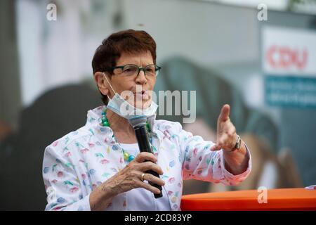 Neuss, Deutschland. August 2020. Rita SUESSMUTH, (Sussmuth), ehemalige Präsidentin des Bundestagswahlkampfes Stand XXL - Auftakt zum Kommunalwahlkampf der CDU NRW, am Freithof in Neuss am 17. August 2020, zur weltweiten Nutzung Quelle: dpa/Alamy Live News Stockfoto