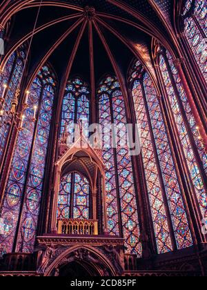 Low-Angle-Aufnahme von Sainte-Chapelle, Paris Frankreich Stockfoto