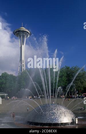 Internationaler Brunnen mit Space Needle, Seattle Center, Seattle, Washington Stockfoto