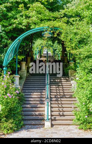 Treppe im Parc de Belleville in Paris, Frankreich Stockfoto