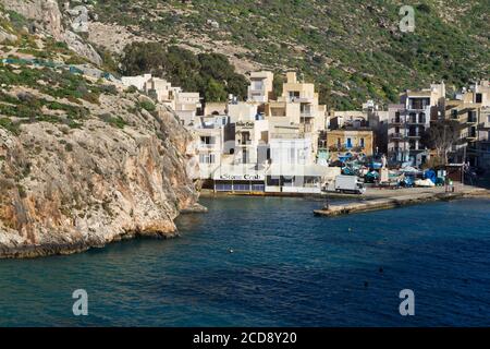 Das Dorf Xlendi in der Bucht von Xlendi auf der Insel Gozo, Malta Stockfoto